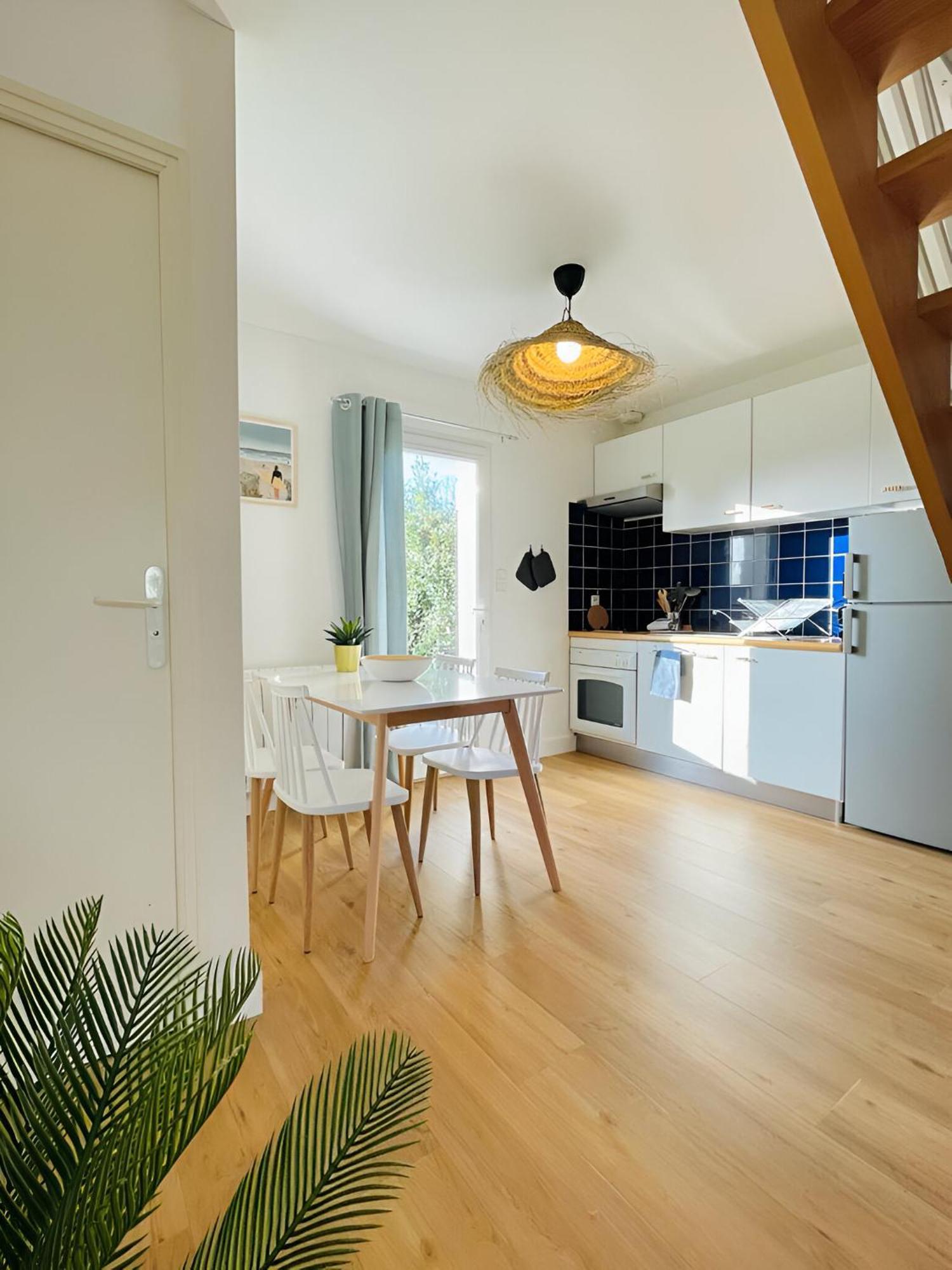 Bord De Mer, Maison Paisible Et Renovee A Penvins 萨尔佐 外观 照片